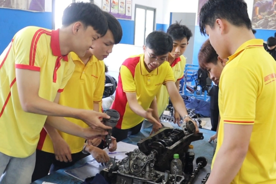 Thống kê và xu hướng tuyển sinh
